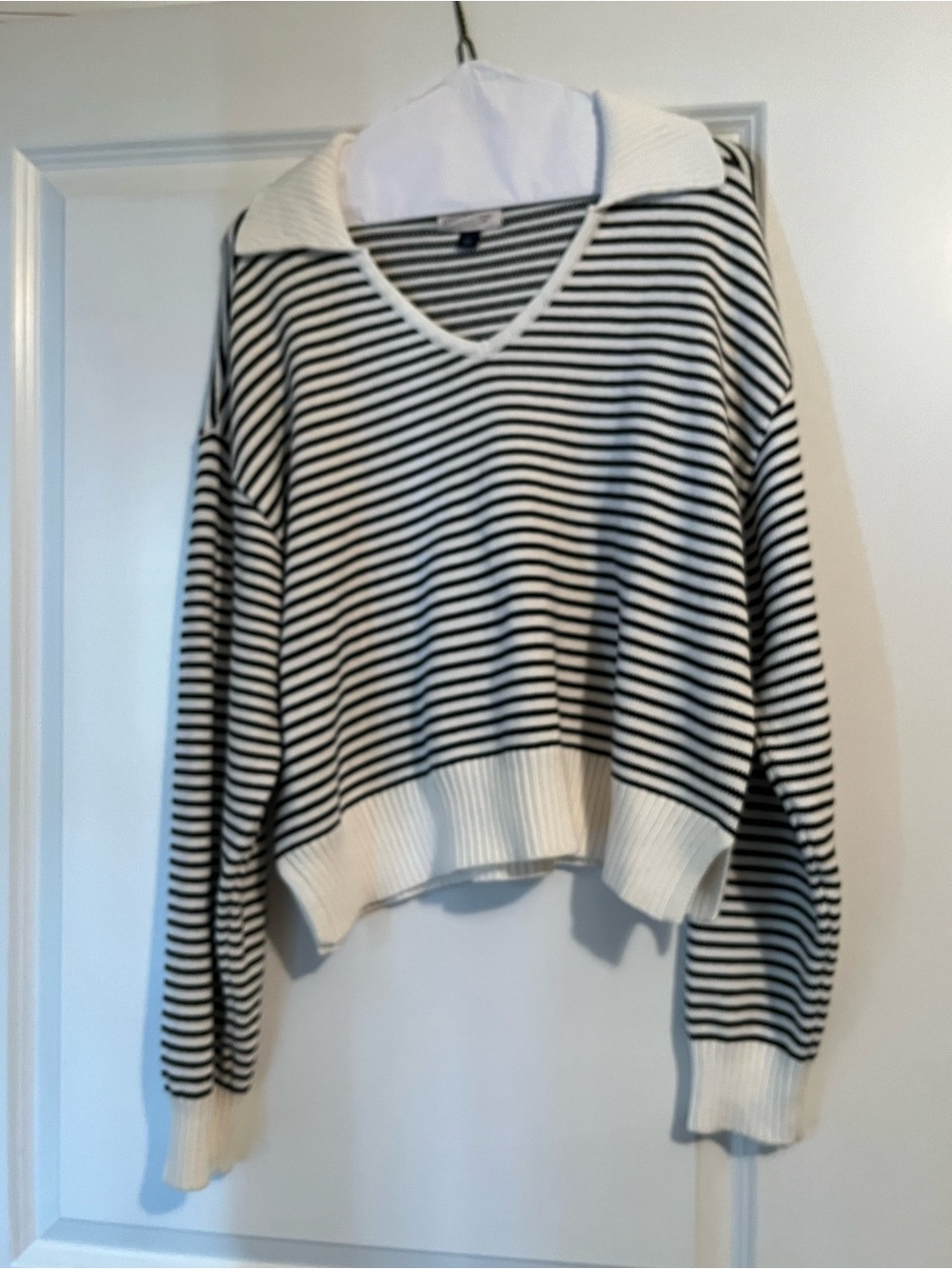 Universal Thread Striped V-Neck Sweater in White and Black
